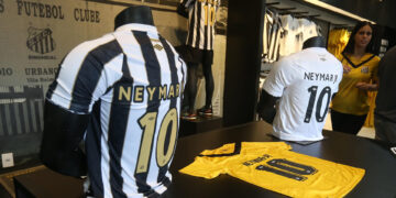 Neymar firma su contrato con el Santos y vestirá el 10 de ‘O Rei’ Pelé
