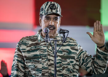 Maduro designa una comisión nacional para que trabaje en una reforma constitucional