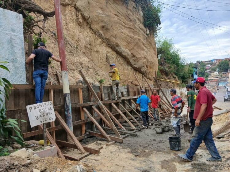 Muro fue culminado en 22  días