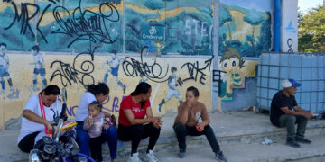 El recuerdo de la ‘plomacera’ entre guerrillas persigue a los desplazados del Catatumbo