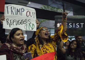 Trump cancela viajes de refugiados ya aprobados para su reasentamiento en EE.UU.