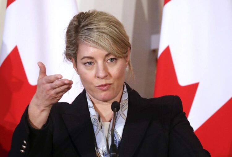 Fotografía de archivo de la ministra de Relaciones Exteriores de Canadá, Melanie Joly. EFE/TOMS KALNINS