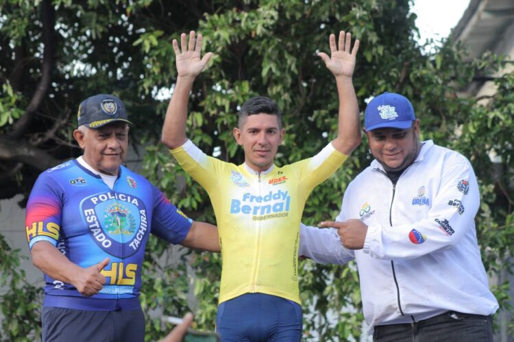 Deportes / Trujillano Gusneiver Gil el líder de la primera etapa de la Vuelta a Bramón