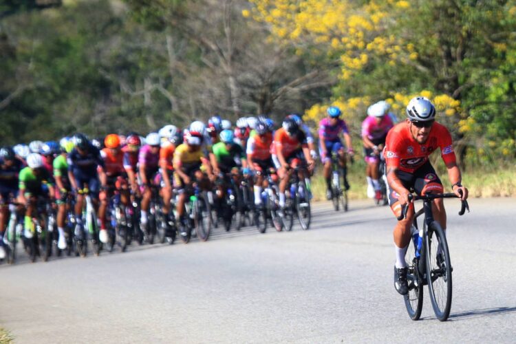 Deportes/ Tachirense Arlex Méndez se lleva las palmas y Araujo sostiene el liderato