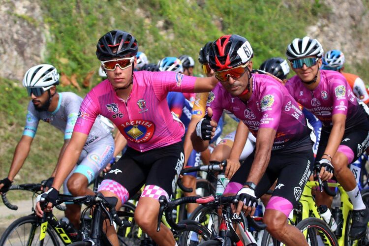 Vuelta al Táchira: Gabriel cabalgó en solitario y Jhonny se aferra en la general