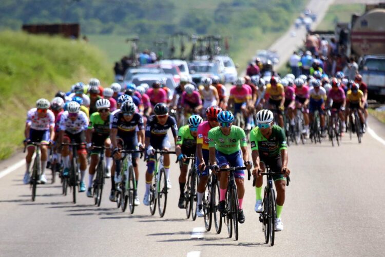 Vuelta al Táchira: Gabriel cabalgó en solitario y Jhonny se aferra en la general