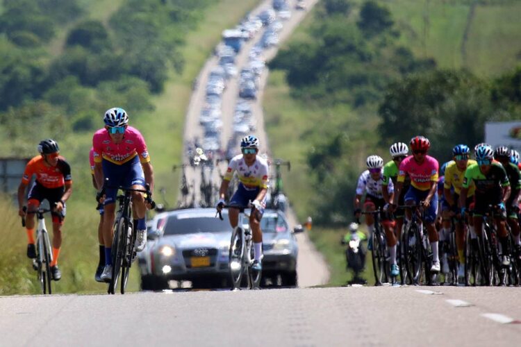 Vuelta al Táchira: Gabriel cabalgó en solitario y Jhonny se aferra en la general