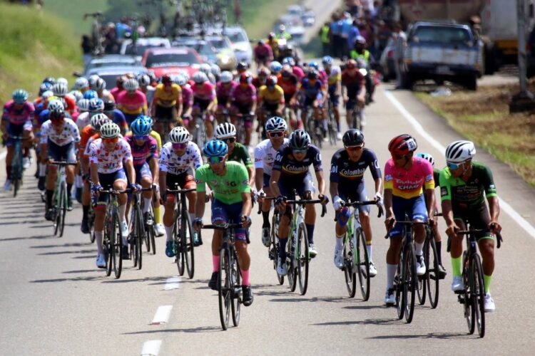 Vuelta al Táchira: Gabriel cabalgó en solitario y Jhonny se aferra en la general