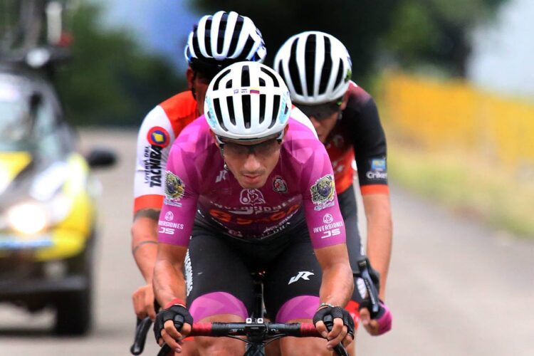 Vuelta al Táchira / ¡Trululu que te ví! Ángel Rivas profeta en su tierra