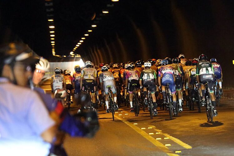 Vuelta al Táchira / Santo Cristo de La Grita vistió de amarillo a Eduin Becerra