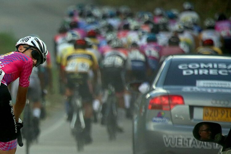 Vuelta al Táchira / Santo Cristo de La Grita vistió de amarillo a Eduin Becerra