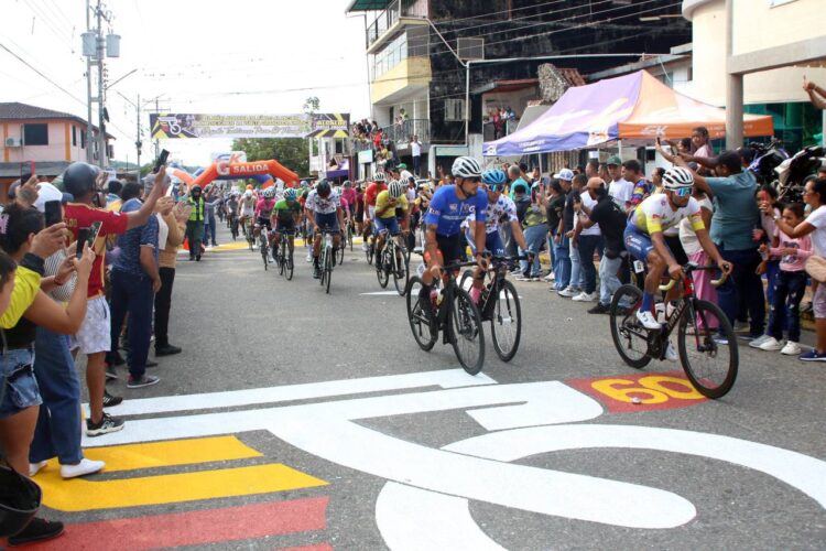 Vuelta al Táchira / Caída y mesa limpia para Eduin Becerra