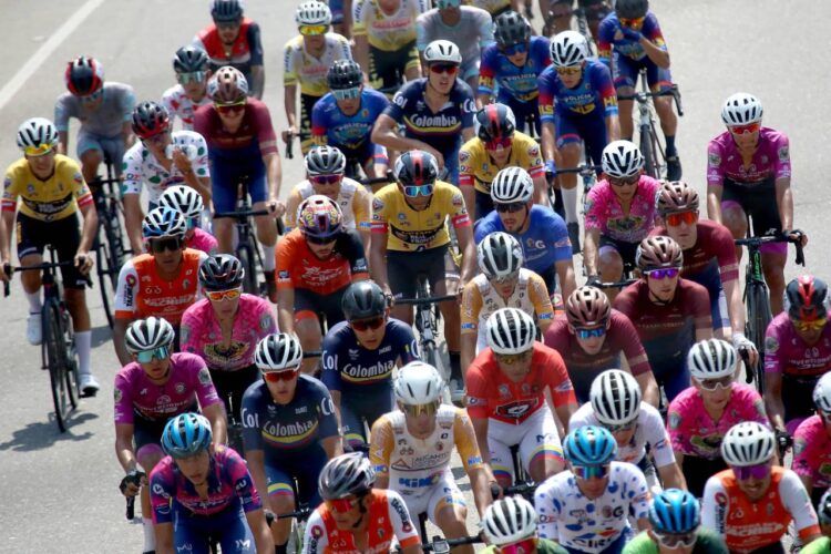 Vuelta al Táchira / Caída y mesa limpia para Eduin Becerra