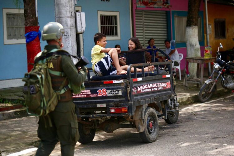 Especial DLA / Reportero gráfico sobre conflicto armado  colombiano: “he visto mucha gente llorar asustada”