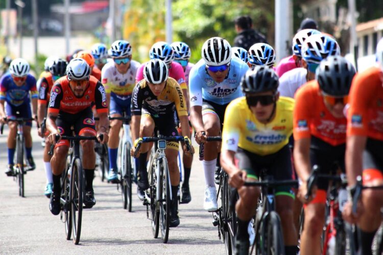 En imágenes/ Gusneiver Gil campeón de la Vuelta a Bramón en bicicleta