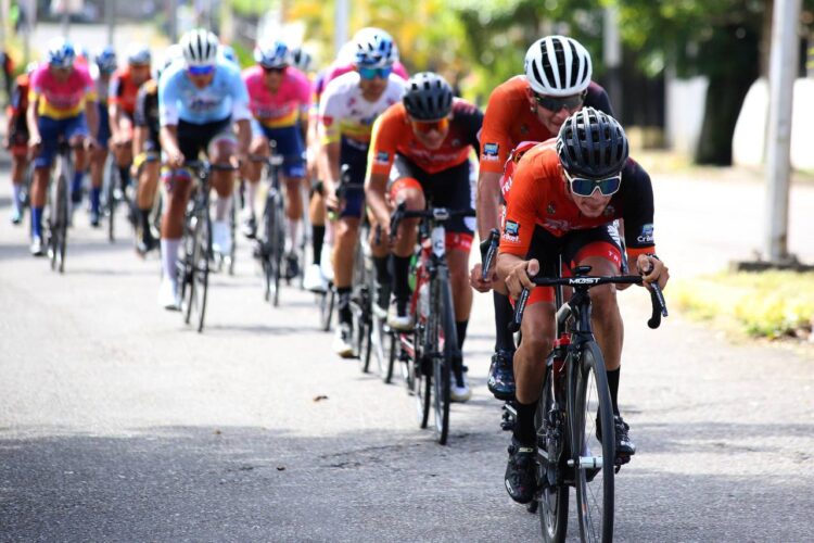 En imágenes/ Gusneiver Gil campeón de la Vuelta a Bramón en bicicleta