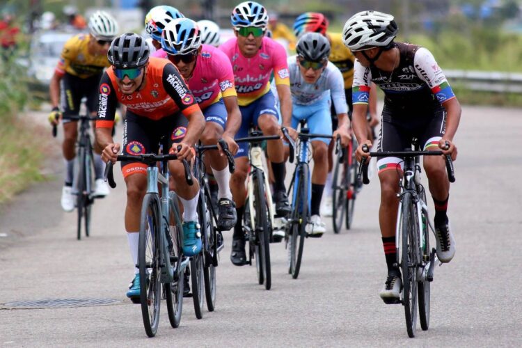 En imágenes/ Gusneiver Gil campeón de la Vuelta a Bramón en bicicleta
