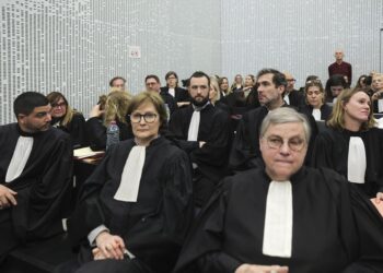 El cirujano acusado de abusar de 299 menores confiesa haber cometido esos «actos odiosos»