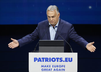 Orban afirma que tras el «tornado» Trump, la ultraderecha es el futuro en Europa