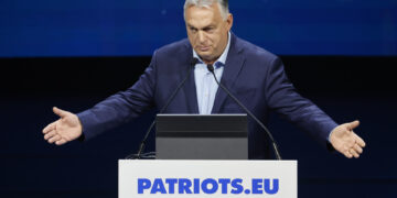 Orban afirma que tras el «tornado» Trump, la ultraderecha es el futuro en Europa