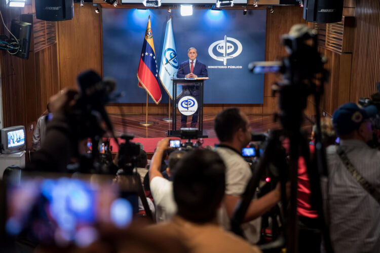 Fotografía de archivo, tomada en enero de 2024, en la que se registró al fiscal general de Venezuela, Tarek William Saab, durante una rueda de prensa, en la sede principal del Ministerio Publico, en Caracas (Venezuela). EFE/Miguel Gutierrez