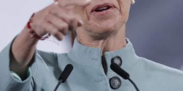 Sheinbaum defiende «abrir la puerta» a los médicos de Cuba en la sanidad pública mexicana