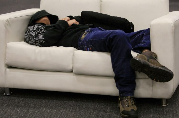 Fotografía de archivo de un joven durmiendo. EFE/LEONARDO MUÑOZ