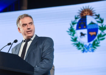 Uruguay celebra 40 años de democracia y se prepara para investir a un nuevo presidente