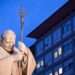 El papa sigue estable y continúa con el tratamiento y su actividad laboral en el hospital