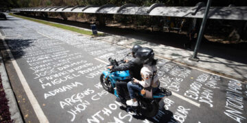 Estudiantes venezolanos recuerdan a los muertos en las protestas contra Maduro desde 2014