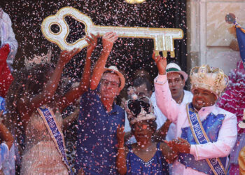 El Rey Momo abre la fiesta del Carnaval de Río de Janeiro