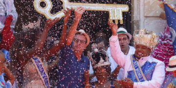 El Rey Momo abre la fiesta del Carnaval de Río de Janeiro