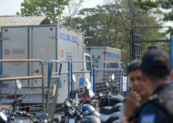 La Policía halla tres reclusos muertos y una granada en la cárcel más grande de Ecuador