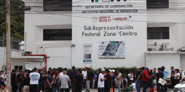 Venezolanos buscan que México los retorne en vuelos tras las restricciones de Trump
