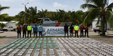 Incautan más de 800 kilos de cocaína en aguas del Caribe colombiano