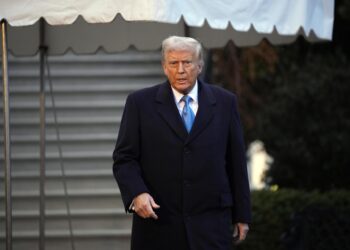 Trump reconoce que los aranceles «dolerán» en EE.UU. pero «merecerá el precio a pagar»