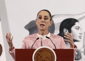 Sheinbaum afirma que desplegar la Guardia Nacional a la frontera no descuida al país