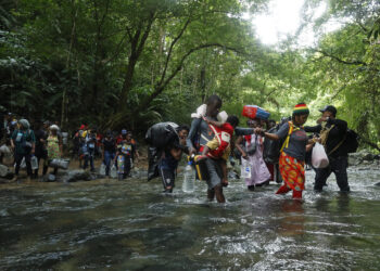 El flujo de migrantes por el Darién cae un 94 % en enero, marcando una baja «histórica»