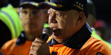 Aterriza en Maiquetía un avión con 242 migrantes repatriados, entre ellos mujeres y niños