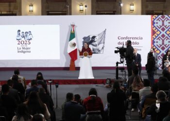 Claudia Sheinbaum amenaza con demandar a Google por cambiar el nombre al golfo de México