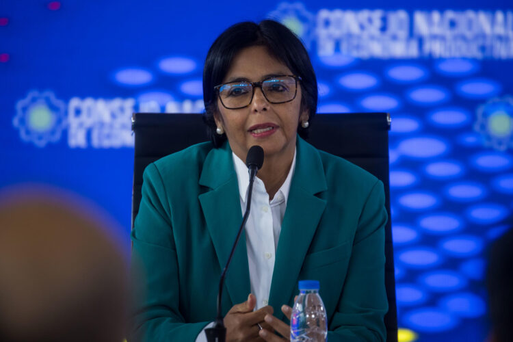 Fotografía de archivo en la que se registró a la vicepresidenta ejecutiva de Venezuela y ministra de Hidrocarburos, Delcy Rodríguez, durante una rueda de prensa, en Caracas (Venezuela). EFE/Miguel Gutiérrez