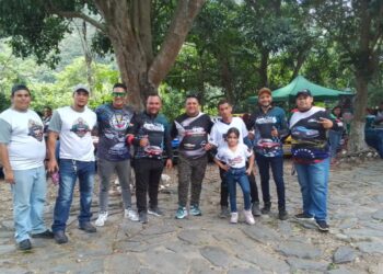 Realizan primer encuentro de clubes de carros clásicos en el estado Trujillo