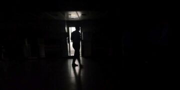 Boconeses piden publicación del PAC ante constantes cortes eléctricos