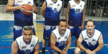 HV-Ijex fulmina a Gladiadores 65×49 en continuación del basket Máster 50