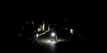 Más del 94 % de los hogares afectados por el gran apagón en Chile ya tienen suministro