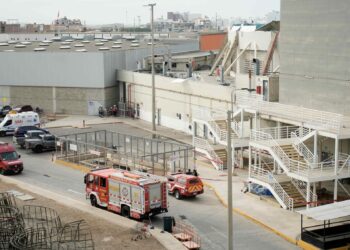 El Gobierno peruano cuenta «extraoficialmente» 6 muertos en desplome de centro comercial