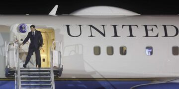 Marco Rubio llega a Panamá en su primer viaje como secretario de Estado de EE.UU.