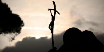 El papa presenta una nueva mejoría en el hospital y la TAC confirma una evolución «normal»