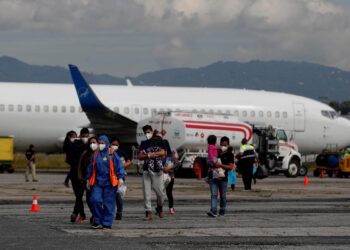 Maduro confirma que «casi 190» venezolanos viajan a Venezuela tras deportación de EE.UU.