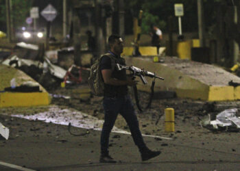 Cinco heridos en ataque con explosivos que destruyó peaje en la frontera entre Colombia y Venezuela